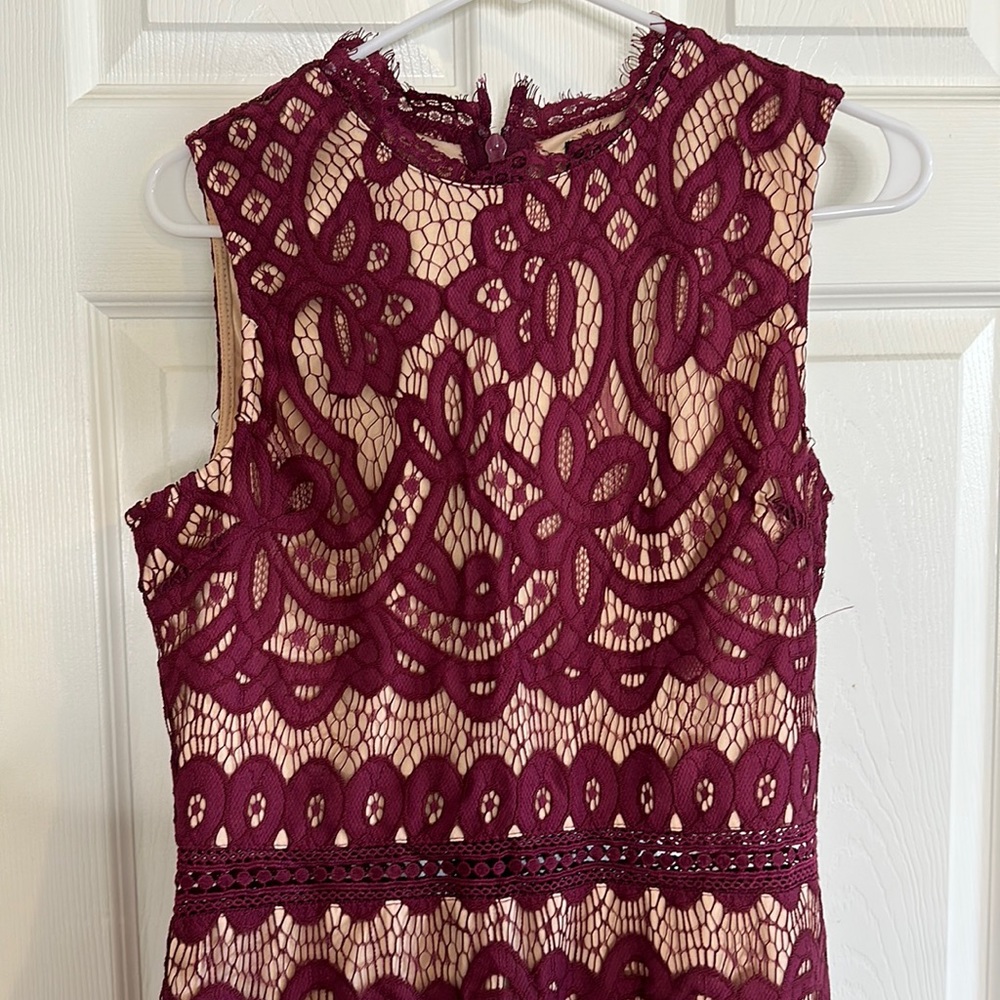 NWOT lulus lace dress